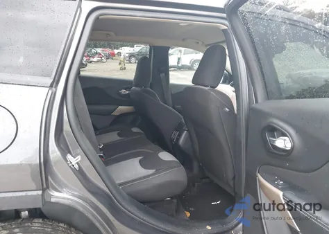 2018 Jeep Cherokee Latitude Fwd z USA, uszkodzony, nr VIN 1C4PJLCB3JD542844